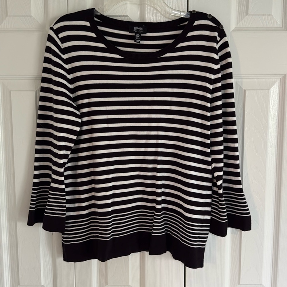 *LIKE NEW* Jones of New York Signature Black/White Striped  Knit Sweater- Size M